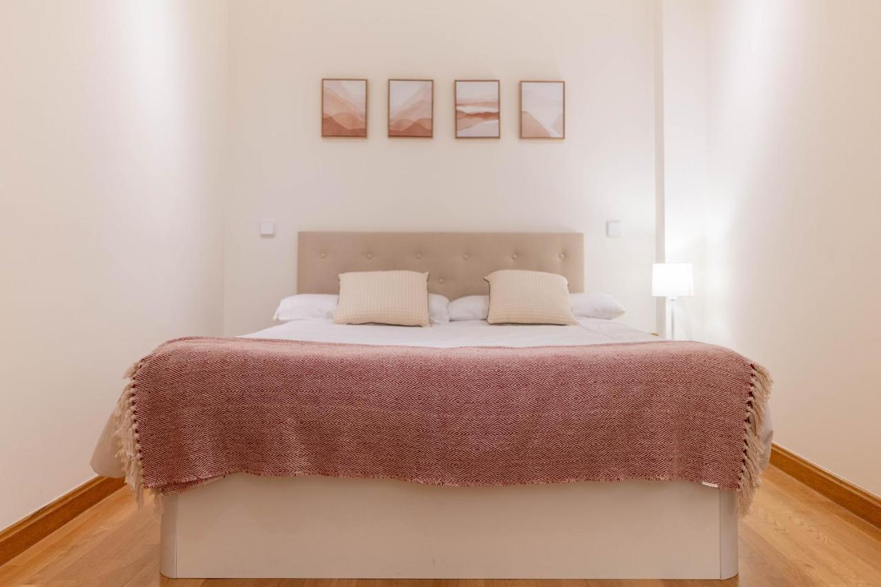 Amazing Apartment In Huertas Madrid Kültér fotó